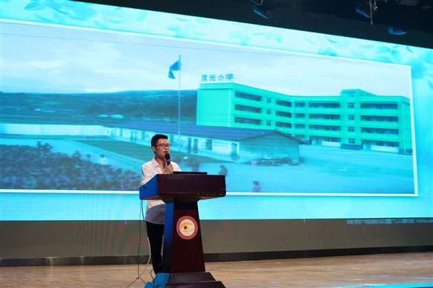 最自然的美丽，无需选择土壤——记棠外高2018级生涯公益讲座《珍惜学习机会，诠释人生价值》