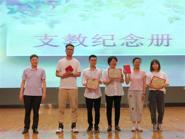 最自然的美丽，无需选择土壤——记棠外高2018级生涯公益讲座《珍惜学习机会，诠释人生价值》