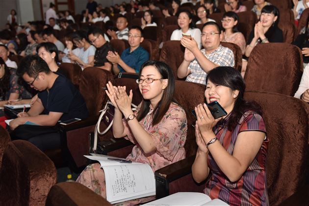 “四川省何立新名师工作室”2019年省级学术研讨会在棠外隆重举行