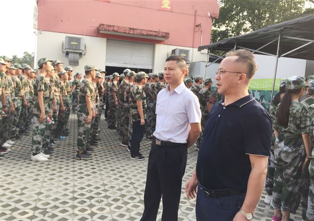 宝剑锋从磨砺出 学子军训新貌展