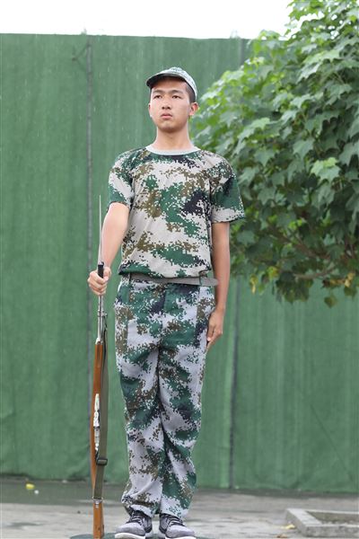 雄鹰欲展翅 青春正当时——棠外高2019级举行新生军训结营仪式暨军训汇报演出