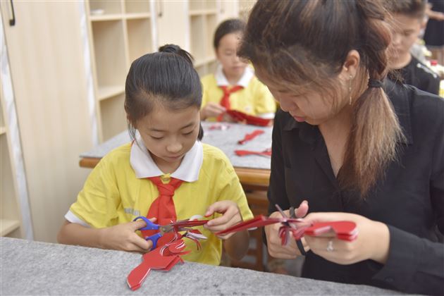 我校成功接待哈萨克斯坦努尔苏丹市中学师生来川访问代表团一行