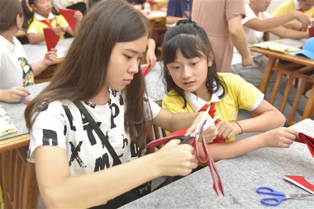 我校成功接待哈萨克斯坦努尔苏丹市中学师生来川访问代表团一行