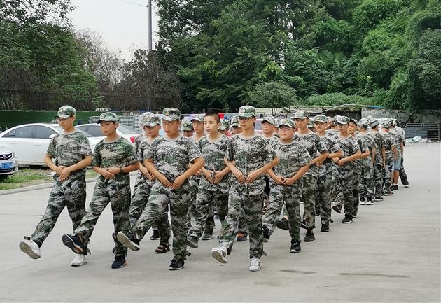 棠外博骏展雄姿 虎贲云集似雄狮——棠外初一迷彩少年成长记
