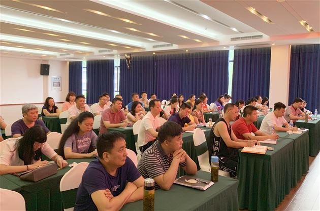 树立十个意识 找到三种感觉——我校初中部开展暑期干部培训