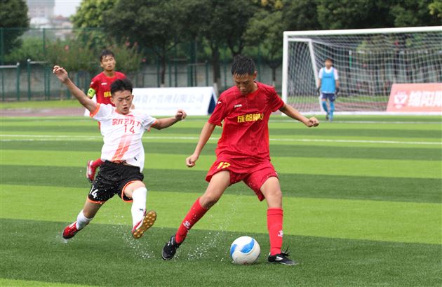 我校初中男足成功卫冕四川省中学生足球比赛冠军