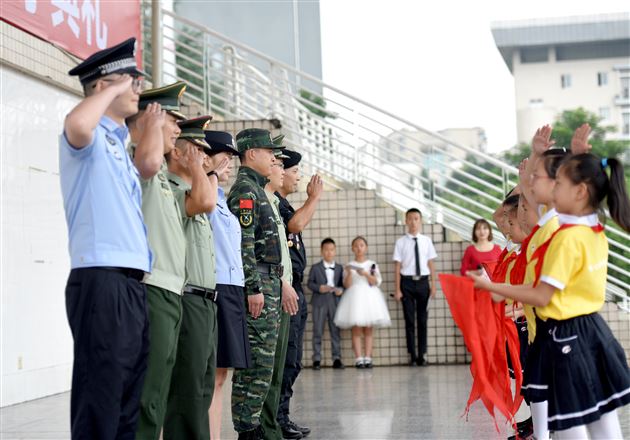 我爱我的国，我爱我的家——我校附小隆重举行2019—2020学年上期开学典礼