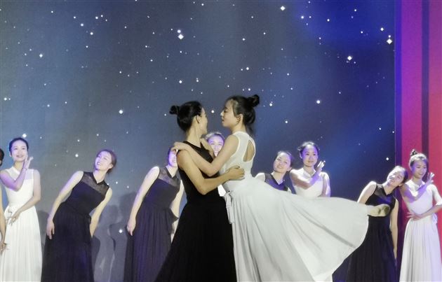 我校在双流区庆祝第35个教师节系列活动中大放光彩