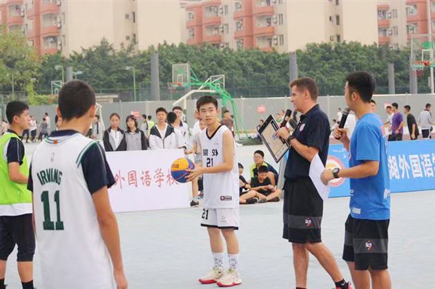 强强联手，提升校园篮球文化品位——我校初中部体育组进行FIBA3X3校园篮球规则培训及战术演练活动