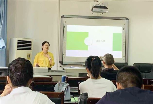 向下扎根 向上生长——我校李小青老师在双流区中学生物教育教学工作会上作主题发言