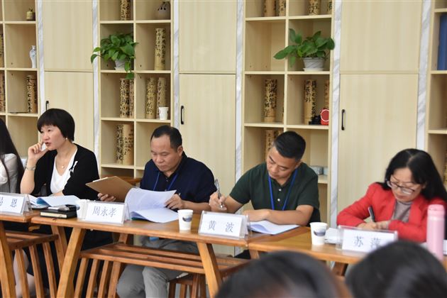 专家亲临指导我校附小区级课题开题