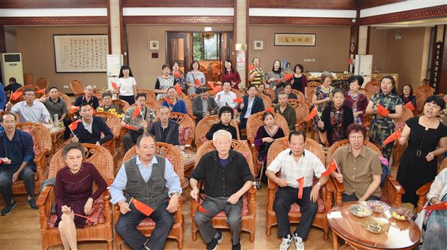 国庆重阳喜相逢 同心同乐情义浓——我校开展“喜迎祖国70华诞，欢度2019年重阳节”活动