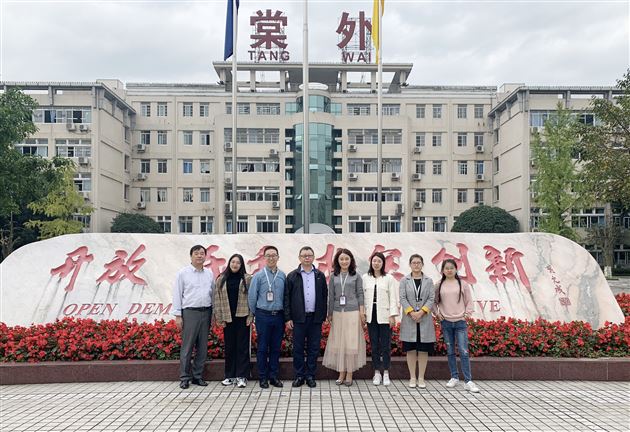 省级专家进课堂 评课议课促成长——我校高中“张海艳名师工作坊”举行第三次教学研讨会