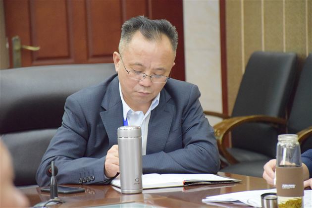 课题引领，开启科研新航程——我校高中开展课题培训会