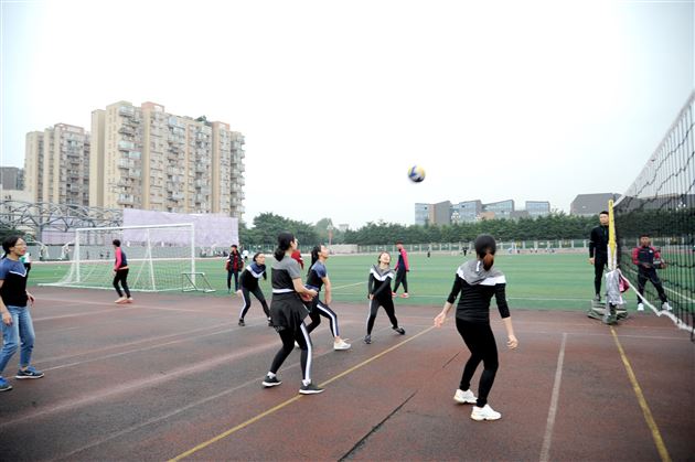 共赴健康之约——记我校第十六届教职工秋季运动会