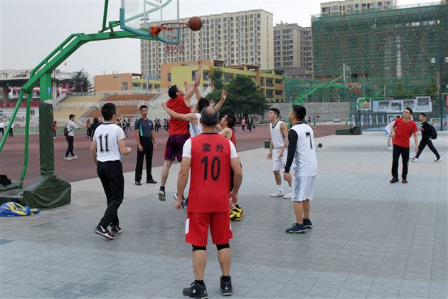 共赴健康之约——记我校第十六届教职工秋季运动会