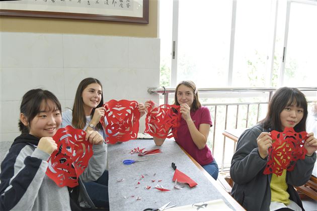 友好交往 开创未来——成都棠湖外国语学校接待法国ASSOMPTION中学师生代表团来访系列报道（一）