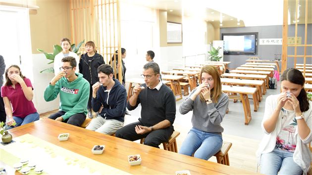 友好交往 开创未来——成都棠湖外国语学校接待法国ASSOMPTION中学师生代表团来访系列报道（一）