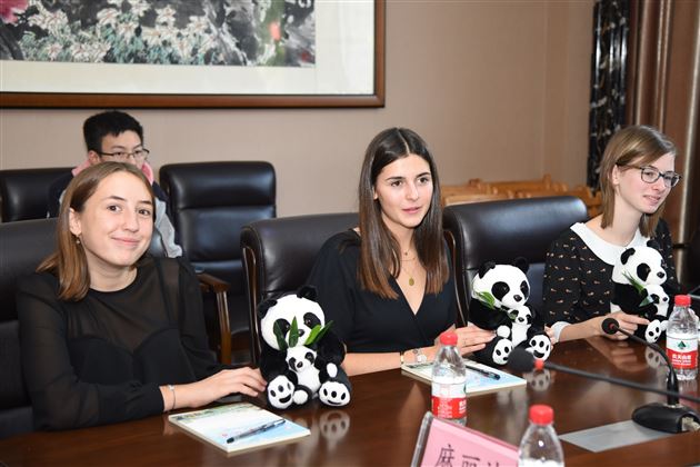 友好交往 开创未来——成都棠湖外国语学校接待法国ASSOMPTION中学师生代表团来访系列报道（一）