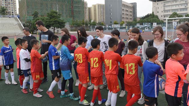 友好交往 开创未来——成都棠湖外国语学校接待法国ASSOMPTION中学师生代表团来访系列报道（一）