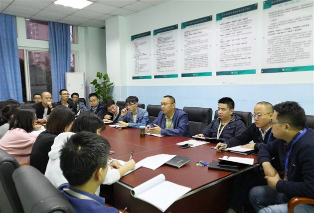 班级文化之显性文化——我校高中“李治君名师工作坊”举行第三次研修活动