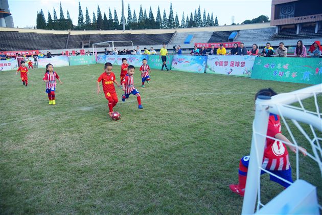 足球小将，再创辉煌——热烈祝贺棠外实验幼儿园夺得2019四川省第二届体育活动展示大会幼儿足球比赛冠军