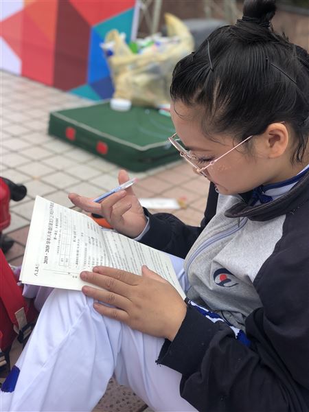 健康快乐 绽放青春——我校初中健美操队参加成都市健美操大赛喜获一等奖