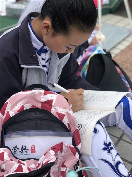 健康快乐 绽放青春——我校初中健美操队参加成都市健美操大赛喜获一等奖