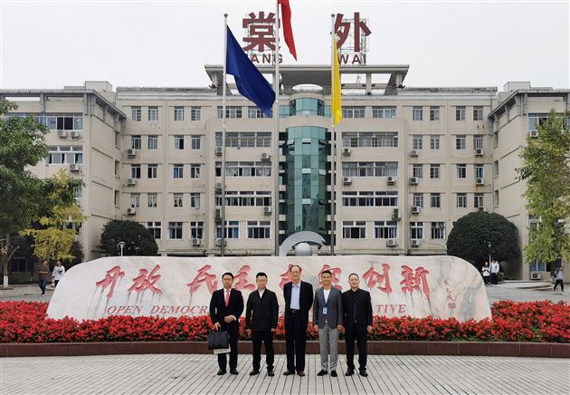 分享办学经验 携手教育发展——全国外语特色学校教育研究会理事长孙宝权先生一行莅临我校