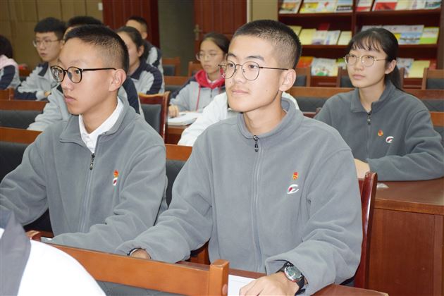 传民族精神，应时代召唤，扬青春风采——我校高中部第十六期学生团员第一次团校团课培训圆满举行