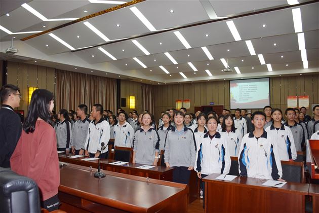 传民族精神，应时代召唤，扬青春风采——我校高中部第十六期学生团员第一次团校团课培训圆满举行
