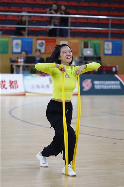 千锤百炼铸就巾帼气质  一举双冠尽展名校风采——我校高中健美操队勇夺成都市健美操大赛双冠