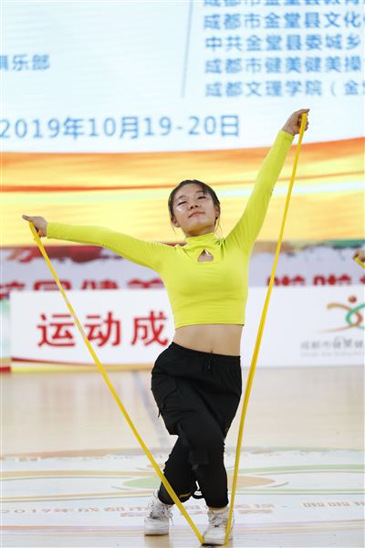 千锤百炼铸就巾帼气质  一举双冠尽展名校风采——我校高中健美操队勇夺成都市健美操大赛双冠