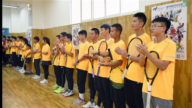 过瘾！与国际顶尖青少年选手同场竞技——国际网联世界巡回赛青少年年终总决赛进校园活动进棠外