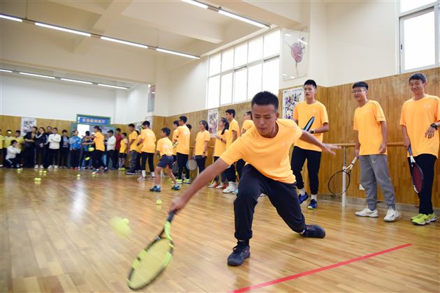 过瘾！与国际顶尖青少年选手同场竞技——国际网联世界巡回赛青少年年终总决赛进校园活动进棠外