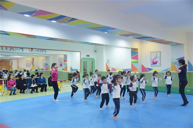 聚焦问题 解决问题——记棠外实验幼儿园区级课题开题报告会