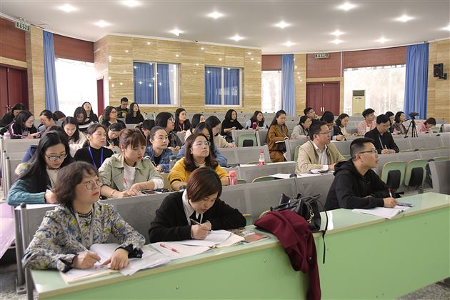 两地一心求高效 蓉深协力烩嘉肴——记“蓉深”初中语文名师工作室论坛