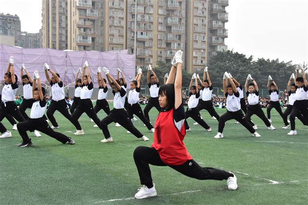 自信展我风采——我校初2019级班级队列队形及跑操比赛圆满落幕