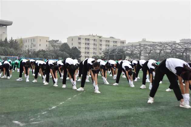 自信展我风采——我校初2019级班级队列队形及跑操比赛圆满落幕