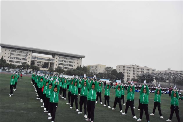 自信展我风采——我校初2019级班级队列队形及跑操比赛圆满落幕
