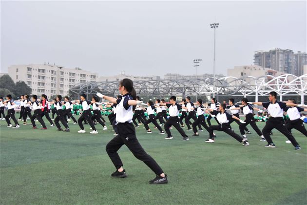 自信展我风采——我校初2019级班级队列队形及跑操比赛圆满落幕
