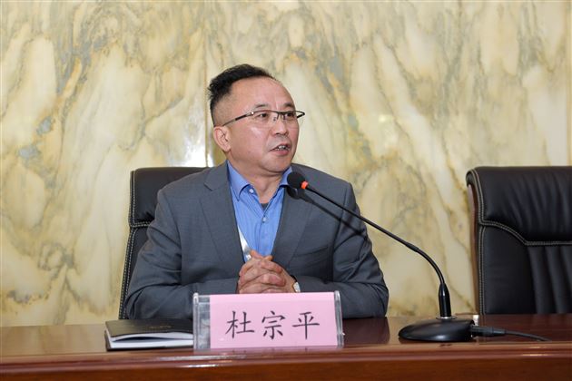 探索之姿，实践之路——“高中语文国家课程校本化的实践研究”现场结题会暨课题结题培训会在我校举行