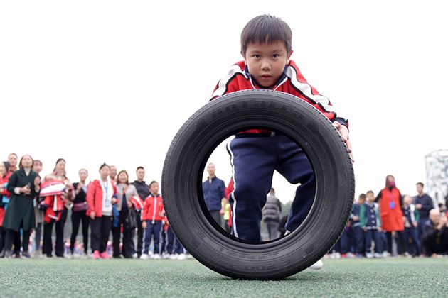 我校附小成功举行集体项目趣味运动会