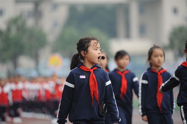 我校附小成功举行集体项目趣味运动会