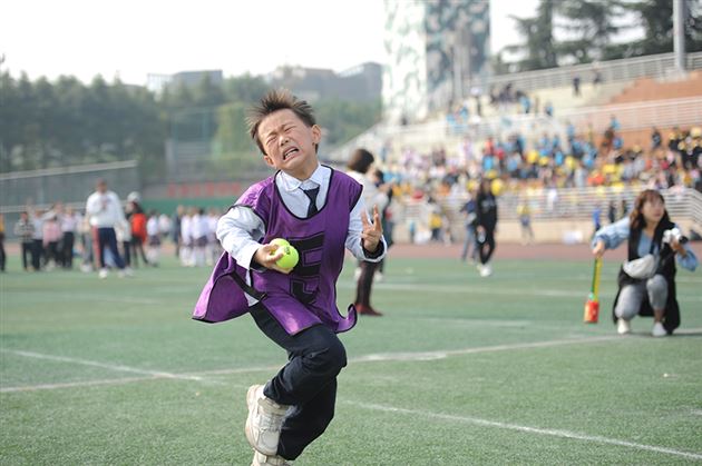 我校附小成功举行集体项目趣味运动会