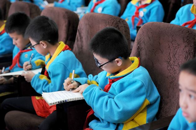 “不忘初心 牢记使命”主题教育——我校附小举行“红军精神进校园”宣讲活动