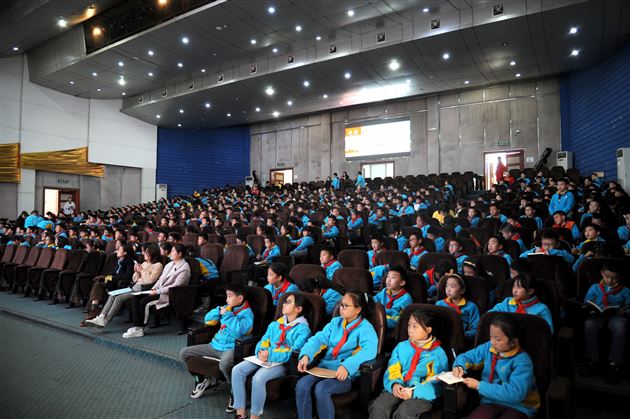 “不忘初心 牢记使命”主题教育——我校附小举行“红军精神进校园”宣讲活动