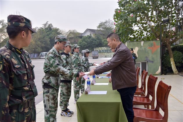 磨砺青春 向阳生长——记棠外初2018级学生黄龙溪研学实践活动