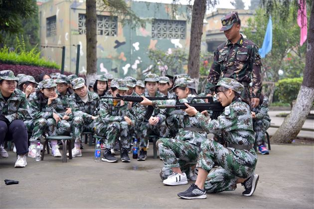 磨砺青春 向阳生长——记棠外初2018级学生黄龙溪研学实践活动