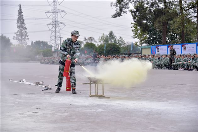磨砺青春 向阳生长——记棠外初2018级学生黄龙溪研学实践活动